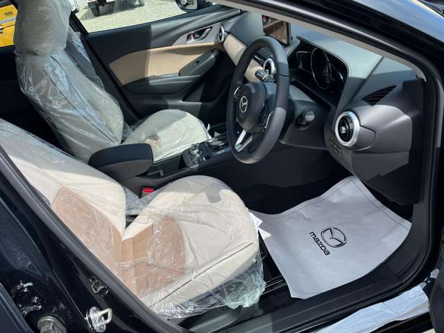 運転席、助手席は、長時間の運転でも疲れにくいです。