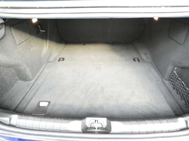 荷室容量は5人乗車の通常使用時で500リッター！
