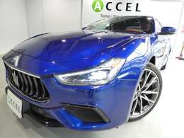 特徴的なデザインのヘッドライト！