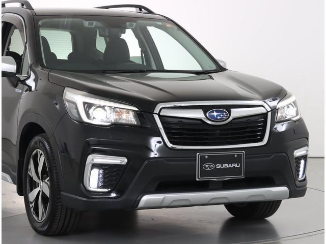 白く明るい光で夜間走行の安心感を高めるLEDヘッドランプです。