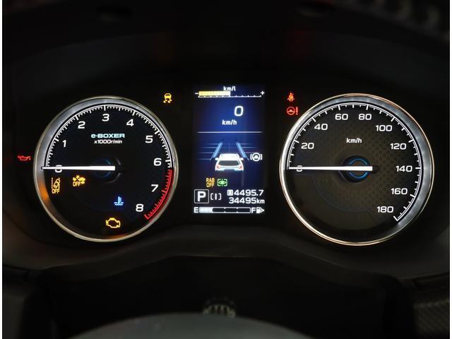 視認性に優れたメーターで、夜間走行も安心して運転できます！マルチインフォメ―ションディスプレイには車両情報を表示！メーター内の光度調整機能も付いております！