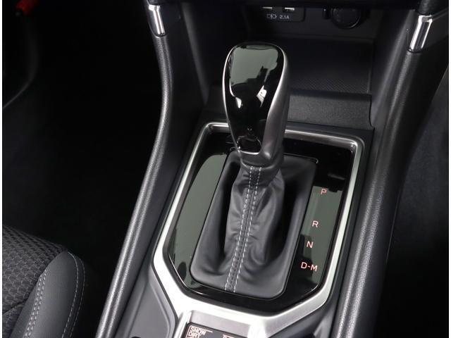 縦型シフトで操作性の良いシフトです！！シフトブーツやピアノブラックカラーのパネルがラグジュアリー感を高めます！