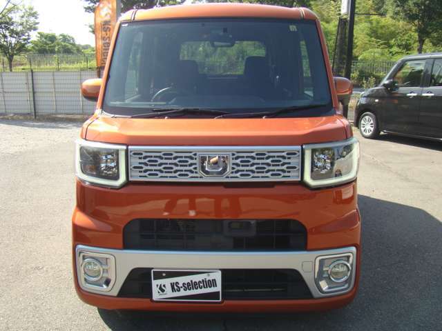 安心の徹底クリーニング　シート下などの見えにくい部分までしっかりと清掃を実施！徹底した品質管理の下、気持ちの良い車選びをお約束します！