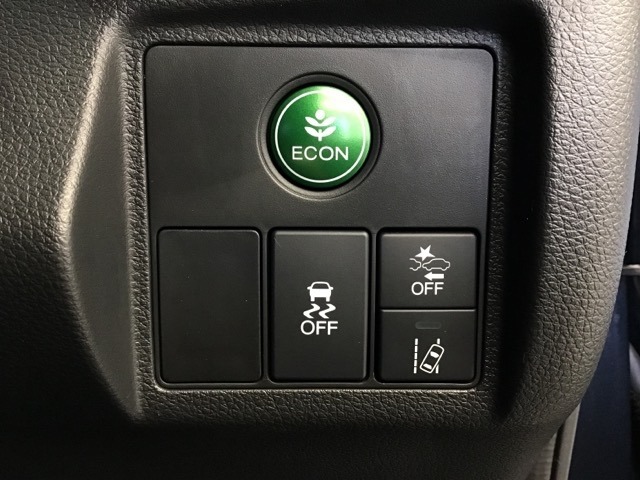 ECONスイッチ、万が一の時あると心強い横滑り防止装置、衝突軽減ブレーキ、路外逸脱抑制機能付きです！