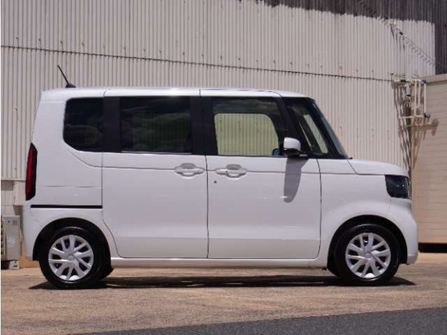 自動車保険はぜひ当店で。お客様に適したプラン設計を致します。事故の際もスムーズな対応をお約束します。
