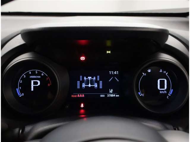 トッテオキノ、1台ご用意しています。大きな室内展示場がありますので雨の日にでもごゆっくりとお車を見ていただけるでしょう。