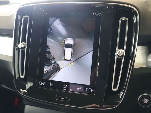 更に360°ビュー表示も可能です　車を上から見下ろしたように車外を確認できるため、一切の死角がない状態で駐車が可能です