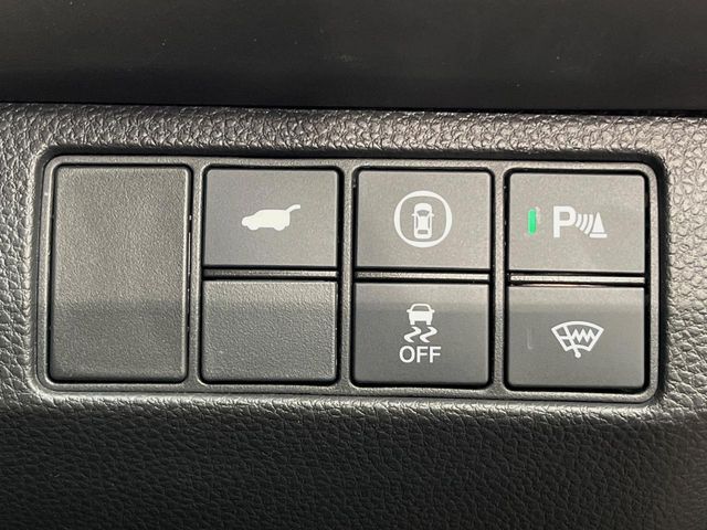 【クリアランスソナー】バンパーに付いたセンサーが障害物を検知！一定の距離に近づくとアラートで教えてくれます♪狭い駐車スペースや車庫入れ時も安心ですね☆