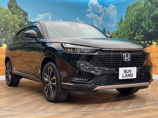 高透明度のガラス皮膜で撥水はもちろん、上質なツヤ・光沢を実現。紫外線や酸性雨から大切な愛車を保護し、色あせ・劣化を防止。「弾スプラッシュコート」、「弾プリミッサコート」からお選びいただけます。