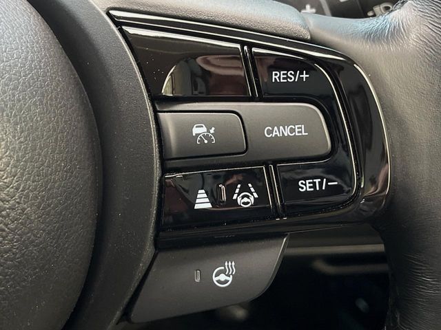 【アダプティブクルーズコントロール】高速道路での長距離走行が楽に！！自動で速度を保つクルーズコントロールが、衝突軽減システムと連携し、前方の車両を感知して車間を保つように速度調節してくれます！！