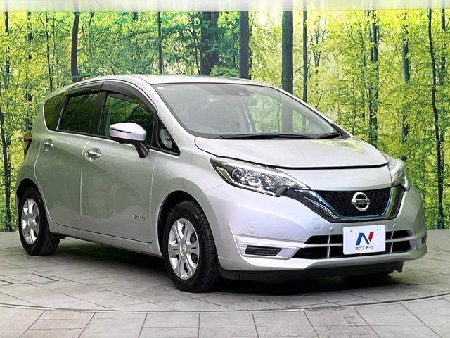 大好評のボディコーティング「弾スプラッシュコート」もご納車までに施工可能。通常のガラスコートと異なる、耐久年数6年の無機質ガラスコーティングが、ボディをキレイな状態に保ってくれます。
