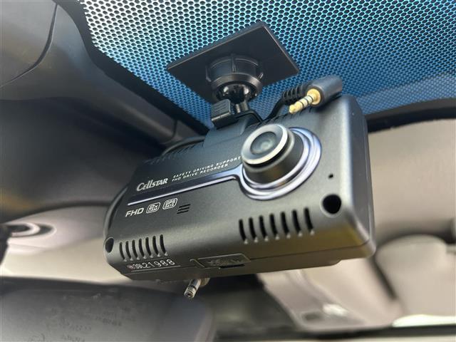 【ドライブレコーダー】映像・音声などの運転中の記録を残します。事故などを起こした起こされた時の証拠になりえますので、もしも時でも安心ですね。