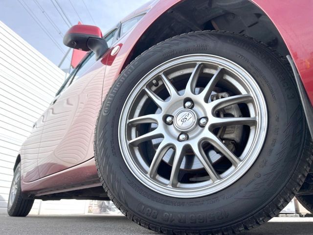 【15インチアルミホイール】外観にマッチしたアルミホイールを装着しております。各種アルミホイールや、スタッドレスタイヤも取扱いしております。是非ご相談ください♪