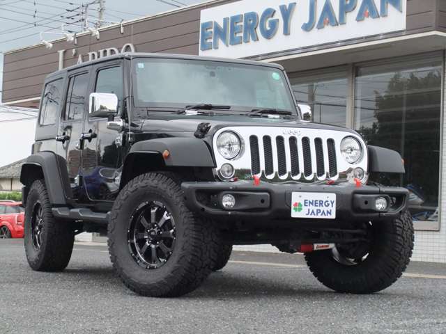 ROUGHCOUNTRYショックアブソーバーKITとRANCHOステアリングダンパーの組み合わせは、35inchの大径タイヤホイール＆リフトUP車でも快適な乗り心地をお約束します。