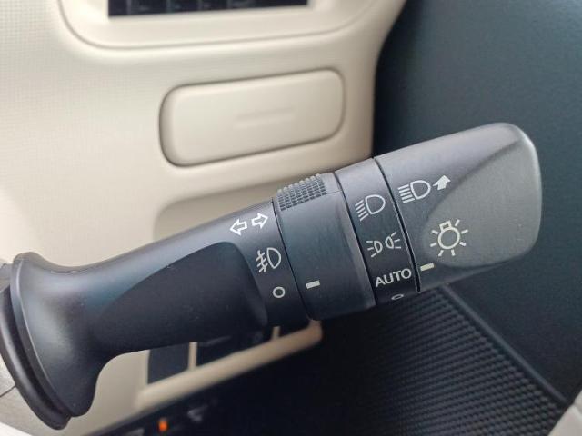 WECARSの展示場では実際に見て、触ってお車をお選びいただけます！知識の豊富な営業スタッフが様々なカーライフをご提案いたします！