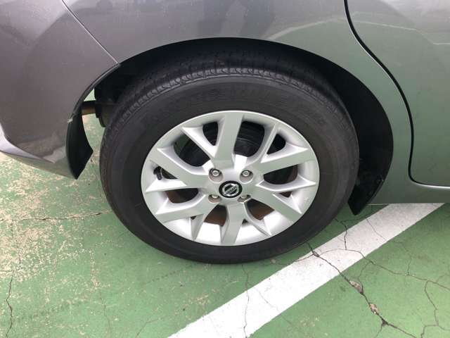 お車でお越しの際は、【東名・厚木IC】【圏央道・厚木南IC】より、R129を平塚方向へまっすぐ3～4km(約10分程)です。