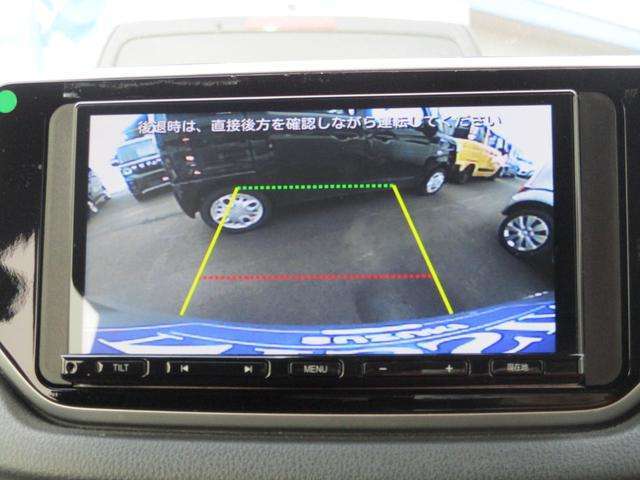 バックカメラ搭載しております！見えにくい後方をカバーしてくれます。目視が重要ですが、障害物がないか、人がいないかなど確認するのに便利です！車を守るためにも、人や物を守るためにもあって損ないです