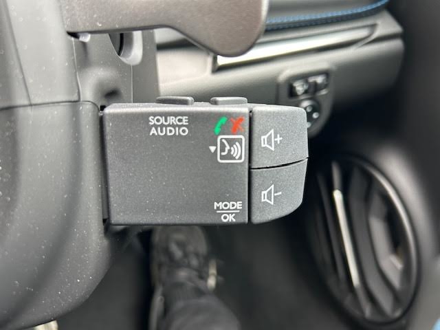 【運転席操作部】快適なドライブを楽しむための機能が装備されています！運転席から触れるので、使いやすいです！除菌プランいれていただくと、さらに清潔で安心していただけます！