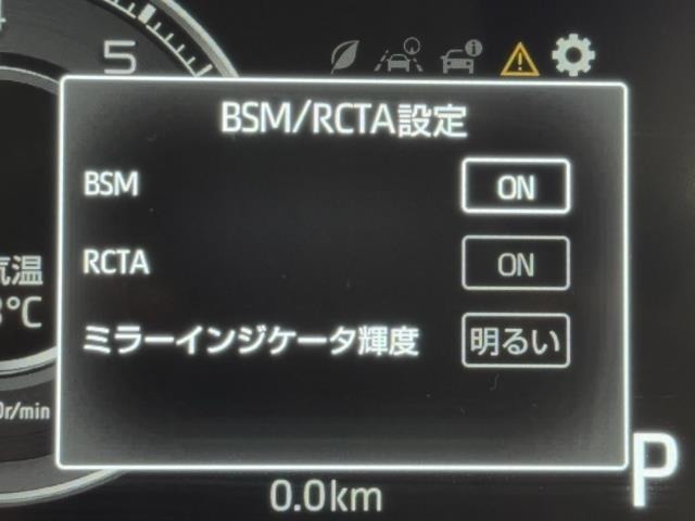 先進の安全装備ついてます。詳しい装備内容、仕様等につきましてはスタッフにお問合せ下さい。