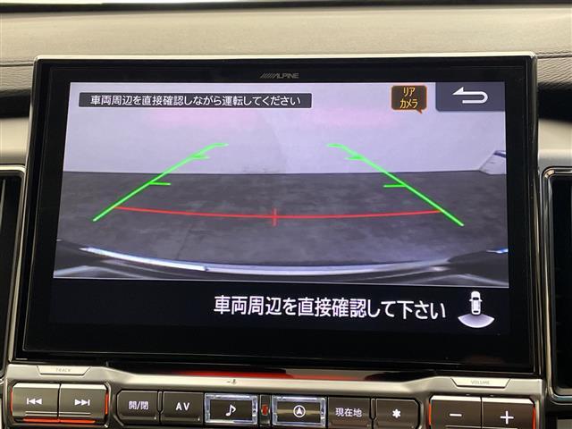 【バックモニター】後ろのカメラの映像をモニターに映し出すことができます！後方の見えない死角や、障害物との距離感をしっかり確認することができます！駐車が苦手な方におすすめです。