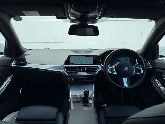 BMW専門のメカニックが、100項目にも上るポイントを徹底的にチェック。交換基準に達した部品があれば、弊社負担にて交換後、お客様へご納車致します。