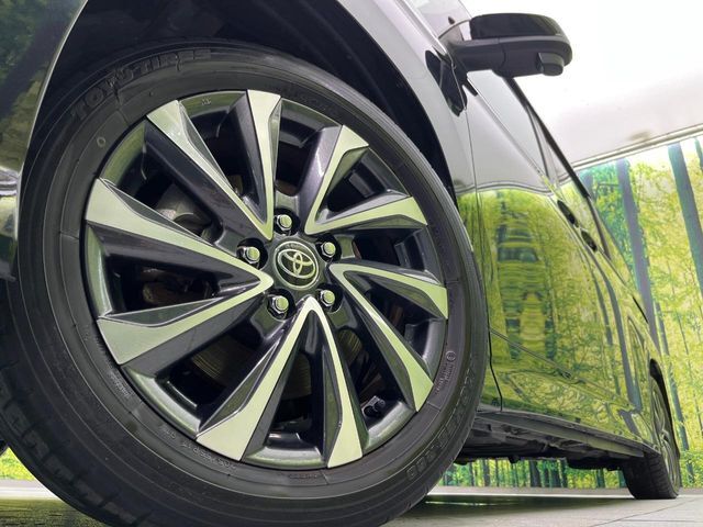 【純正17インチアルミホイール】外観にマッチした純正アルミホイールを装着しております。各種社外アルミホイールや、スタッドレスタイヤも取扱いしております。是非ご相談ください♪