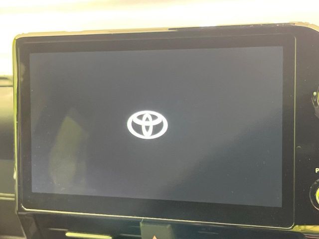 【10.5インチワイドナビ】高級感とインパクトのある大型ワイドナビを装備。各種オーディオ操作はもちろん、横長ワイド画面でのマップ2分割表示など、利便性も高いナビです♪