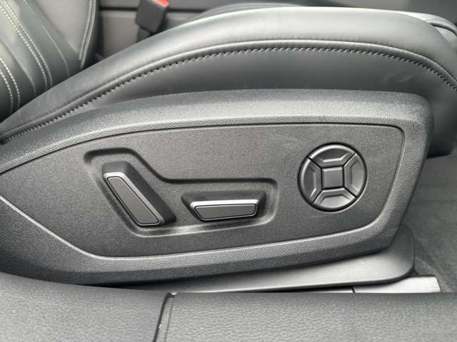 ●電動シート『車両の座席を電動で調整できます。ドライバーや乗客がボタンを押すことで、シートの前後、上下、背もたれの角度などを簡単に調整できます』個々の体型や好みに合わせた快適な座り心地を実現できます。