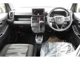 前席全体　目線も高く広い視界で安心して運転することができますね！