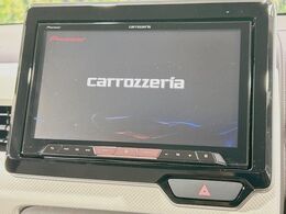 【8型ナビゲーション】目的地までしっかり案内してくれる使いやすいナビ。Bluetooth接続すればお持ちのスマホやMP3プレイヤーの音楽を再生可能！毎日の運転がさらに楽しくなります！！