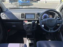 【インパネ全体】車内の雰囲気でお車の印象も変わります。自分好みのお車を見つけていきましょう！