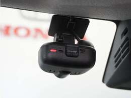 ◆ドライブレコーダー◆映像・音声などを記録する自動車用の装置です。　もしもの事故の際の記録はもちろん、旅行の際の思い出としてドライブの映像を楽しむことができます。