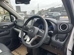 ハッチバックをあけると荷物を積めるスペースが♪