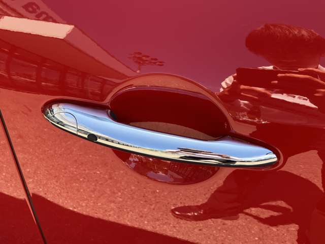 国道246号線沿い、南町田グランベリーパーク駅すぐ。MINI NEXT 東名横浜/〒194-0004 東京都町田市鶴間5-18-1/TEL：042-788-8027