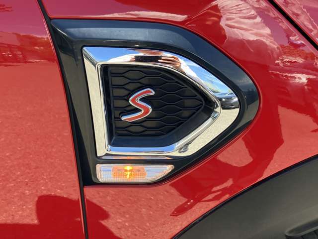 国道246号線沿い、南町田グランベリーパーク駅すぐ。MINI NEXT 東名横浜/〒194-0004 東京都町田市鶴間5-18-1/TEL：042-788-8027