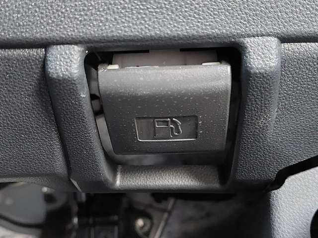 【運転席操作部】『運転席周辺の装備』の画像になります。快適なドライブを楽しむための機能が装備されています！運転席から触れるので使いやすいです！