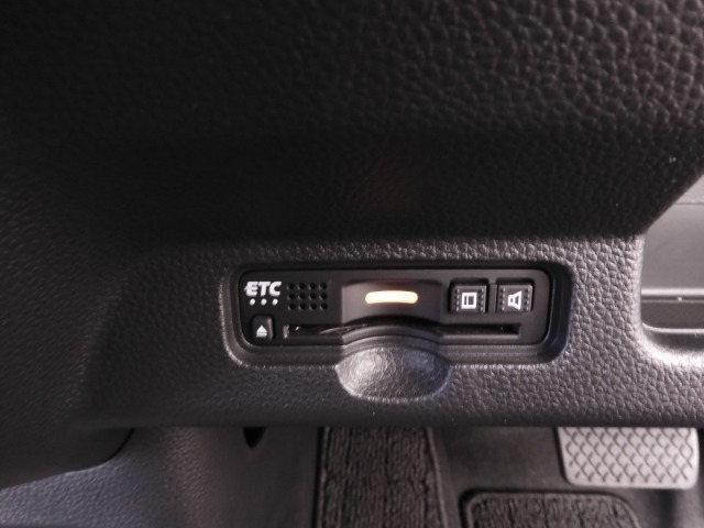 今や必需品の◆ETC車載器　装備車◆　有料道路を利用する際にスムースに通過でき、わずらわしい料金支払いから開放されます！