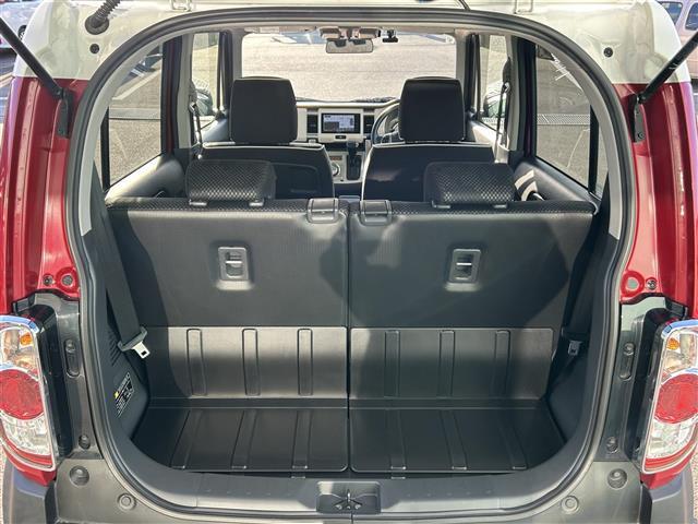 こちらトランク周りの写真になります。荷室は比較的大きく設計されていると思います。いつでも、お問い合わせお待ちしております。フリーダイヤルもご用意しております。