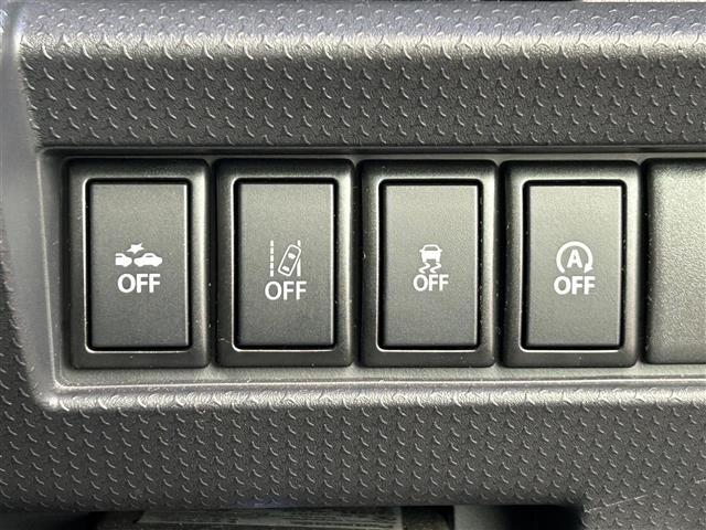 こちら運転席周りの操作部分・装備の写真になります。各部しっかり動作の確認をしておりますので、ご安心だくさい。また、第三者機関の鑑 定書もありますので、そちらも併せて、ご確認いただければ幸いです！