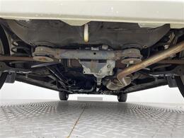 【下回り】下回りがきれいなうちに、防錆加工の施工がオススメ。降雪地域はもちろん、沿岸部にお住いの方や、趣味でマリン・ウィンタースポーツをされる方に大変好評いただいております。