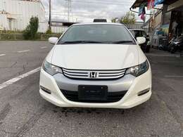 お客様に喜んでいただけるよう一台一台自信をもってお勧めできる車両を厳選しています。