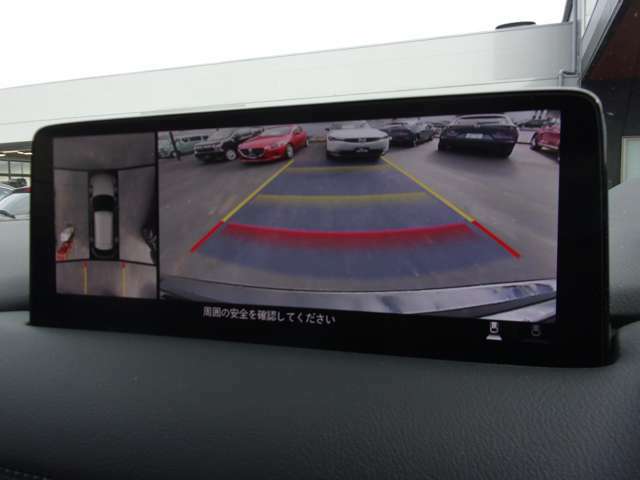 360度ビューモニターで車内から周囲の障害物を確認することができます！駐車場から出るときの左右の確認にも便利です♪