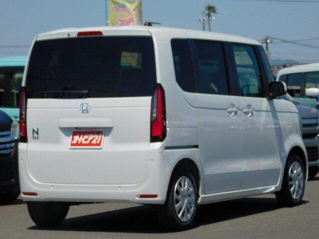 弊社は自動車（新車・中古車)の販売だけではなく、自社整備工場1カ所、鈑金工場2カ所を所有しております。