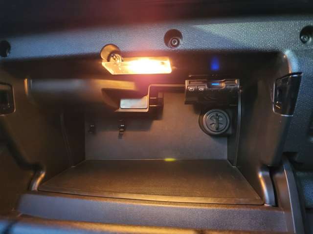 ETCはグローブボックス内にあり見栄えもスッキリ使いやすいです。