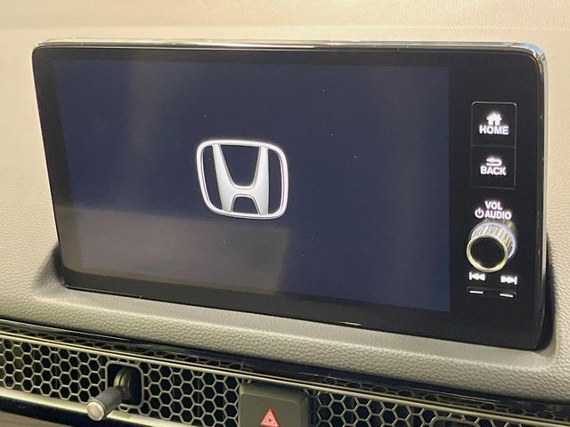 【メーカー純正ナビ】インテリアに溶け込むスタイリッシュな「専用設計」メーカーナビを装備♪視認性や操作性など基本性能にも優れ、より上質なカーライフをお楽しみいただけます。