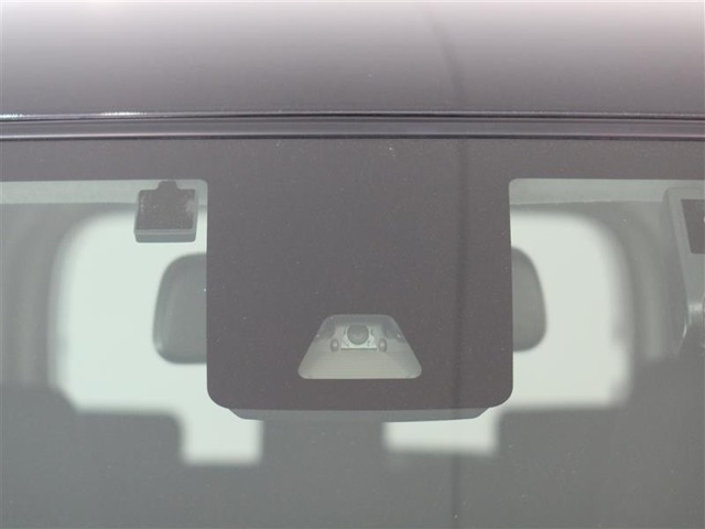 サポカーは、高齢運転者を含めたすべてのドライバーによる交通事故の発生防止・被害軽減対策の一環として、国が推奨する新しい自動車安全コンセプトです。詳しくは販売店スタッフまでおたずねください。