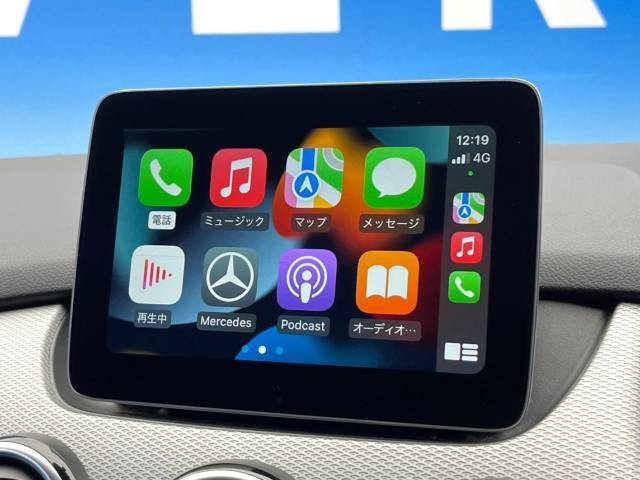 ●Apple　Car　Play：スマホとの有線接続で、ナビ・オーディオ再生などスマホのアプリ機能が画面でも使える便利機能です！