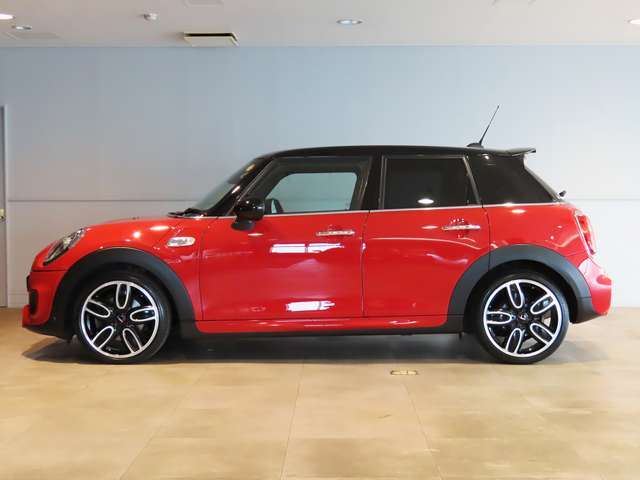 MINIオーナーのために設計されたオリジナルのMINI自動車保険がございます。車のことは全ておまかせください。