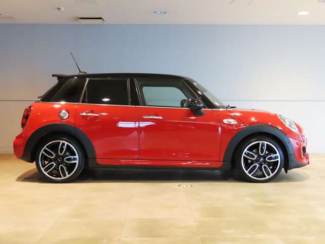 正規ディーラー工場なので、アフターサービスもお任せ下さい。