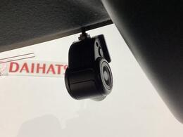 当店はメーカー直営のダイハツ正規ディーラーです。厳選された中古車をきっちりと整備してお納めいたしますので、安心のカーライフをご堪能いただけます☆